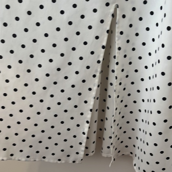 Dot Pattern Long-sleeved Dress - Picture 10 of 12